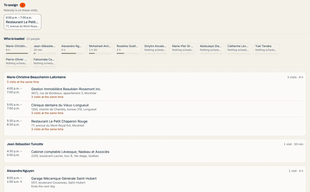 Animated preview of the Motrik manager space: schedule, staff, draggable blocks.